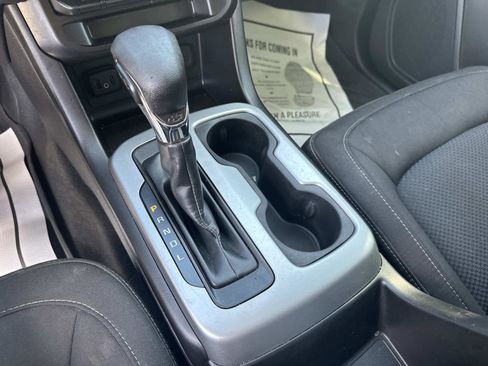 Used 2022 Chevrolet Colorado LT w/ LT Convenience Package image 24