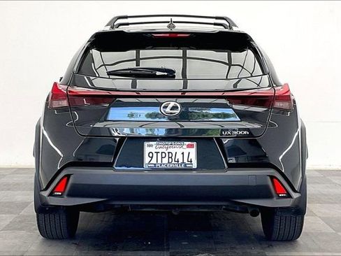 Used 2025 Lexus UX 300h FWD w/ Accessory Package (Z1) image 3