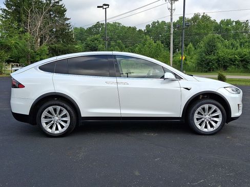 Used 2018 Tesla Model X 75D AWD/4WD image 26