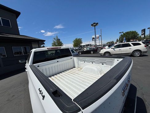 Used 2020 GMC Sierra 1500 Elevation AWD/4WD image 5