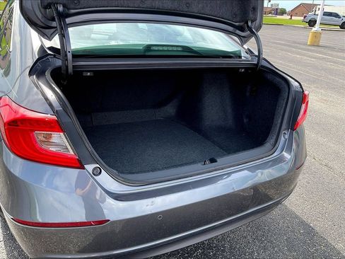 Used 2018 Honda Accord Touring image 16
