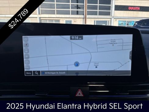 Used 2025 Hyundai Elantra SEL image 19