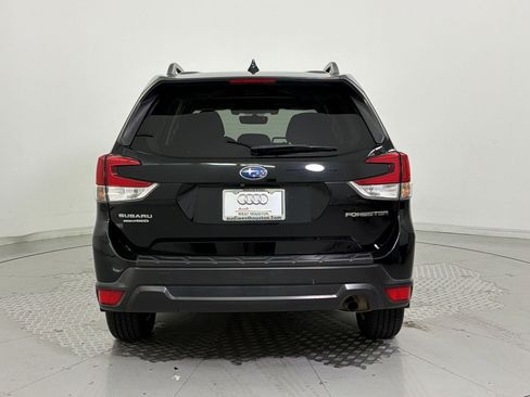 Used 2019 Subaru Forester Premium AWD/4WD image 10