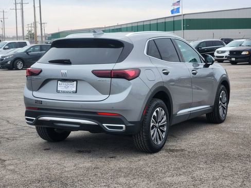 Used 2024 Buick Envision Preferred image 3