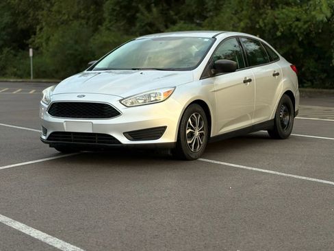 Used 2015 Ford Focus S image 1