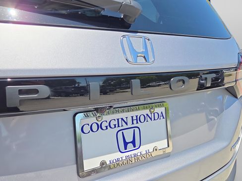 Used 2025 Honda Pilot Touring image 37