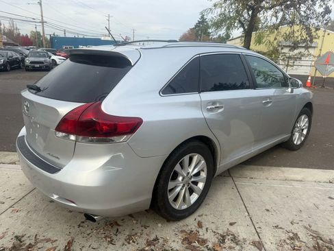 Used 2013 Toyota Venza XLE image 4