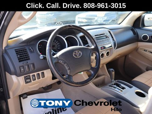 Used 2011 Toyota Tacoma PreRunner w/ SR5 Pkg #2 RWD image 8