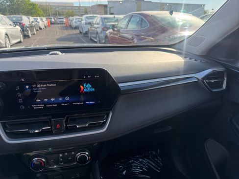 Used 2025 Chevrolet TrailBlazer LT image 33