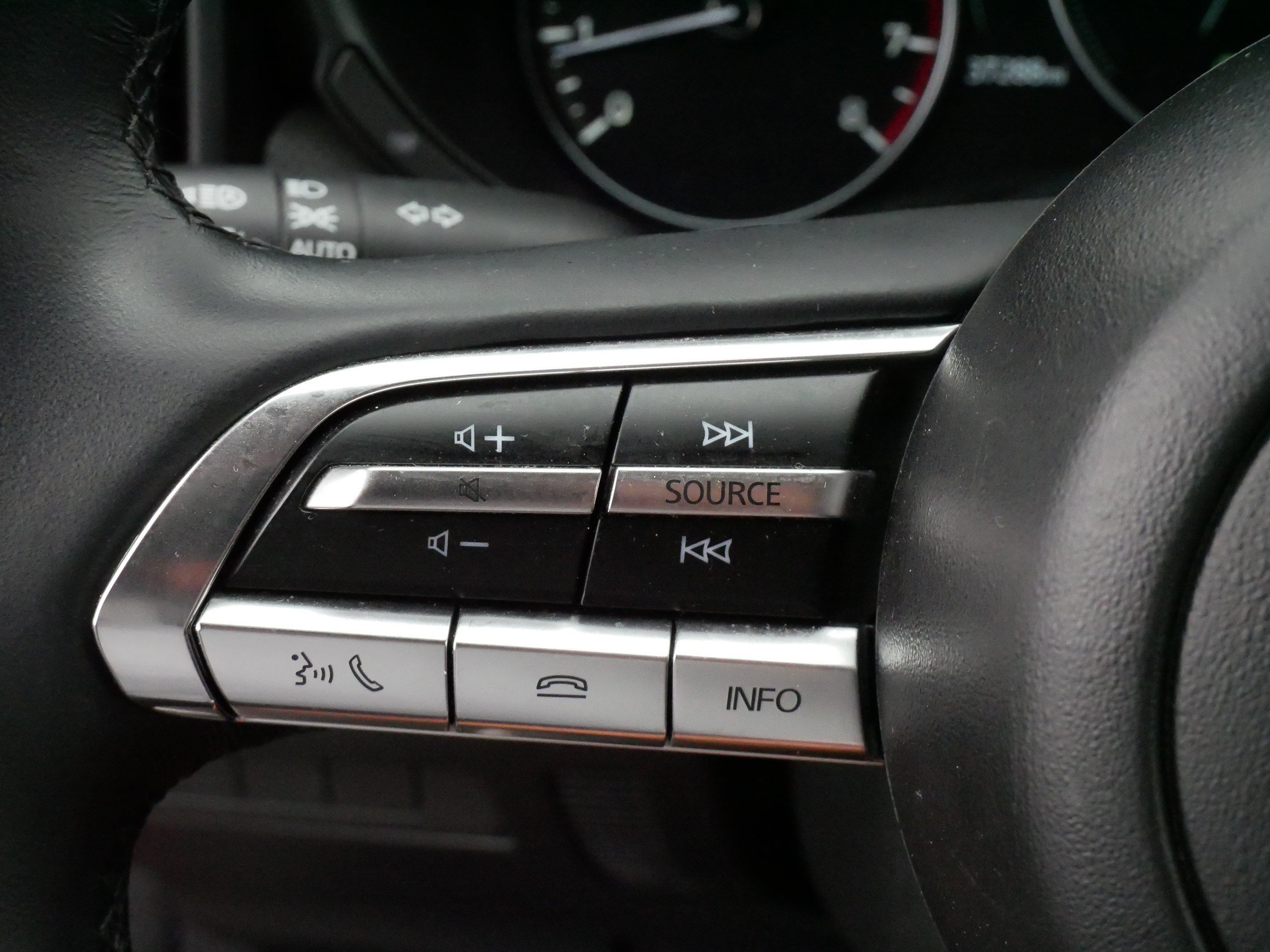 Used 2025 MAZDA CX-50 AWD 2.5 S w/ Cargo Package image 27
