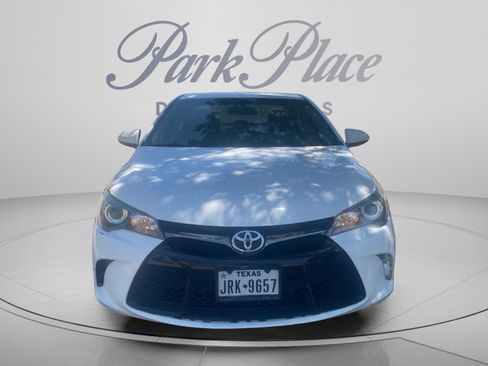 Used 2016 Toyota Camry SE FWD image 9