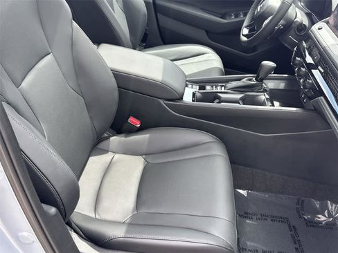 Used 2025 Honda Accord EX-L image 17
