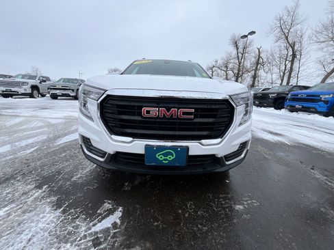 Used 2023 GMC Terrain SLE w/ Driver Convenience Package image 15