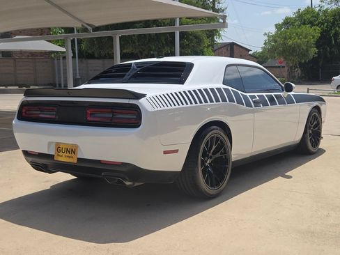 Used 2019 Dodge Challenger R/T w/ Driver Convenience Group RWD image 3