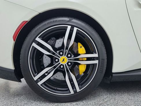 Used 2020 Ferrari Portofino image 13