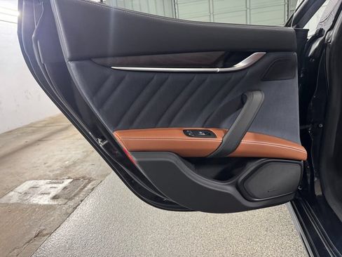 Used 2019 Maserati Ghibli S GranLusso AWD/4WD image 35