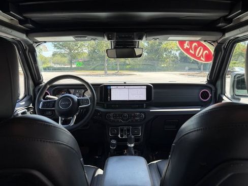 Used 2024 Jeep Wrangler Unlimited Sahara w/ Technology Group AWD/4WD image 39