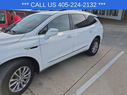 Used 2024 Buick Enclave Premium image 3