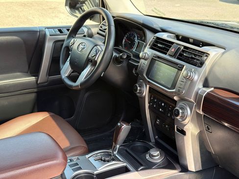 Used 2018 Toyota 4Runner Limited AWD/4WD image 9
