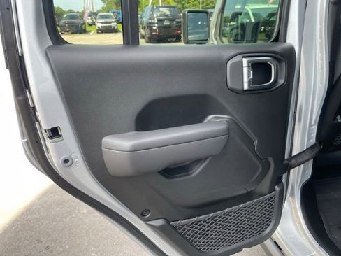 New 2024 Jeep Wrangler Unlimited Rubicon image 35