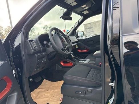 New 2026 Nissan Frontier PRO-4X w/ Pro-4x Convenience Package image 18