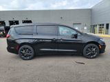Certified 2021 Chrysler Pacifica Limited w/ Uconnect Theater Family Group image 4