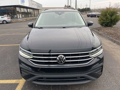 Used 2022 Volkswagen Tiguan S image 2