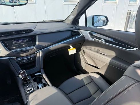 New 2026 Cadillac XT5 Premium Luxury w/ LPO, Floor Liner Package image 23