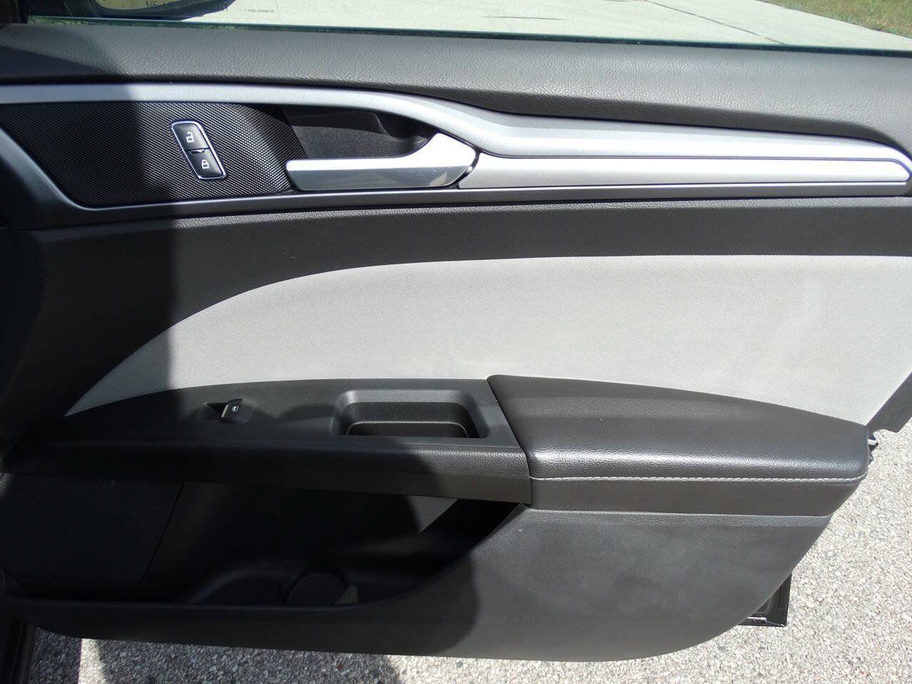 Used 2015 Ford Fusion S FWD image 33