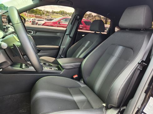 Used 2025 Honda Civic Sport image 9