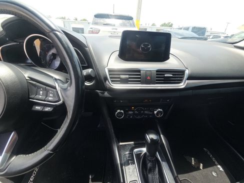 Used 2018 MAZDA MAZDA3 Grand Touring w/ Premium Equipment Package FWD image 8