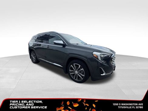 Certified 2020 GMC Terrain Denali w/ Denali Premium Package AWD/4WD image 4