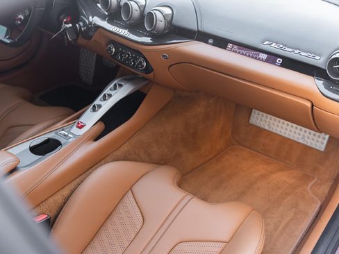 Used 2014 Ferrari F12 Berlinetta RWD image 12