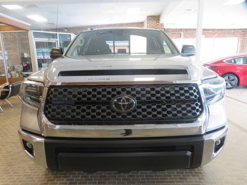 Used 2018 Toyota Tundra SR5 w/ TRD Off Road Package AWD/4WD image 60