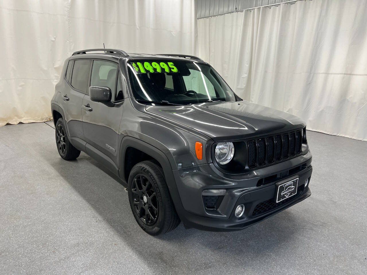 Used 2019 Jeep Renegade Latitude w/ Cold Weather Group AWD/4WD image 3
