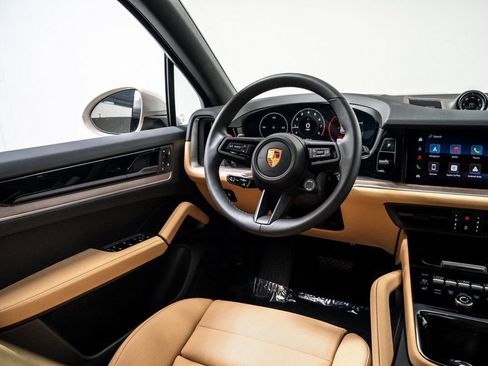 New 2026 Porsche Cayenne image 22