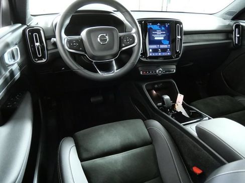 Used 2023 Volvo XC40 Recharge Plus AWD/4WD image 2