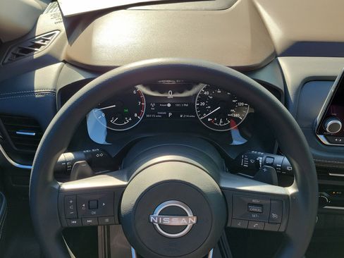 Used 2022 Nissan Rogue S FWD image 19