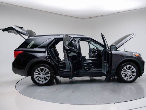 Used 2023 Ford Explorer XLT w/ Equipment Group 202A image 14