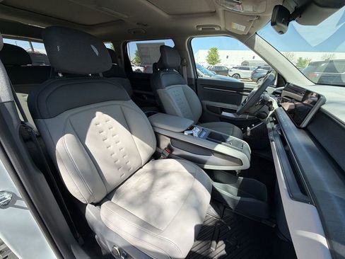 New 2026 Kia EV9 Wind image 28