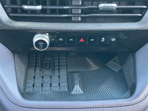 Used 2025 Ford Explorer Platinum image 28