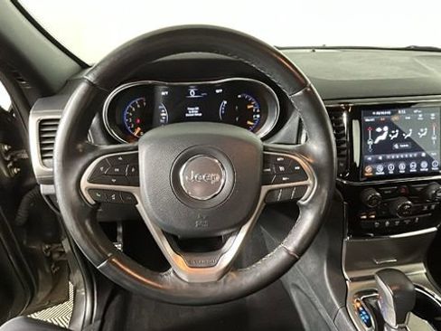 Used 2020 Jeep Grand Cherokee Altitude AWD/4WD image 15