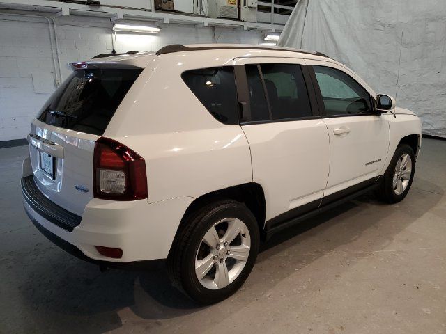Used 2016 Jeep Compass Latitude AWD/4WD image 7