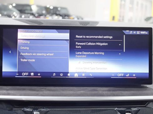 Used 2025 BMW X5 xDrive50e w/ M Sport Package AWD/4WD image 20