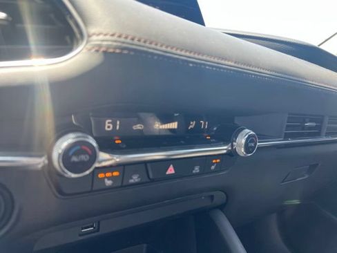 Used 2019 MAZDA MAZDA3 Sedan FWD image 17