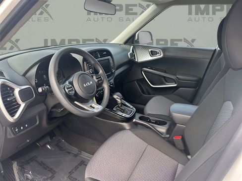 Used 2024 Kia Soul LX w/ Option Group 015 image 9