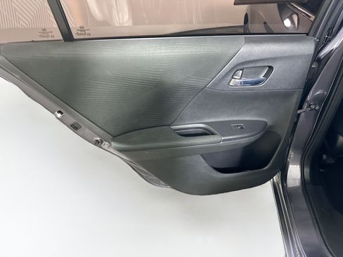 Used 2017 Honda Accord LX image 24