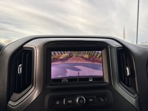 Used 2022 Chevrolet Silverado 1500 Custom image 24