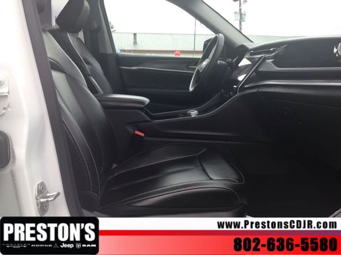 Used 2024 Jeep Grand Cherokee Limited 4xe AWD/4WD image 27