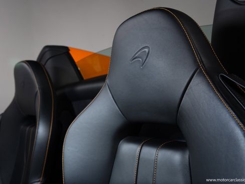 Used 2020 McLaren 570S Spider image 23